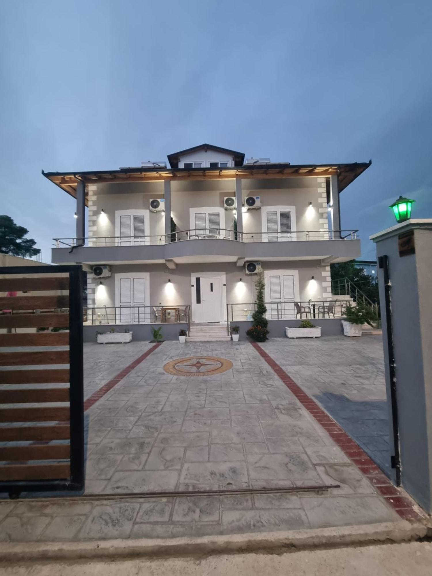 Vila Soleil Vlorë 外观 照片